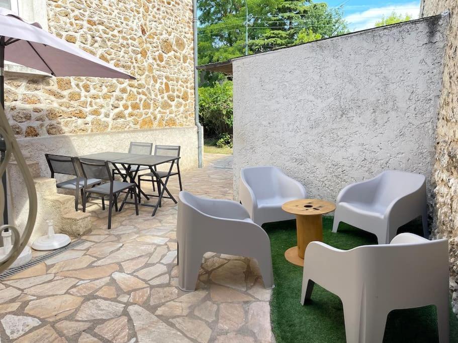 «  La Petite Maison » ....Des Grands Espaces... Сен-Мор-де-Фоссе Екстер'єр фото